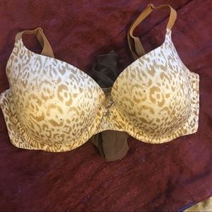 Victoria’s Secret lined Demi bra; Size 36DD